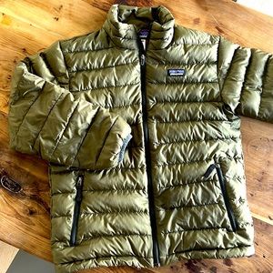 Patagonia boys down sweater in olive, size Boys M